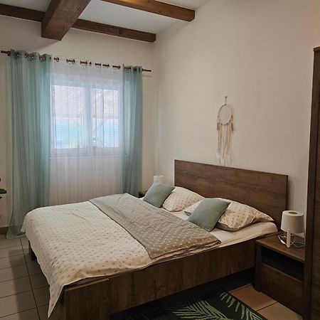 Apartman U Sudu Kobylí Екстериор снимка